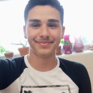 Meet your Posher, Julio